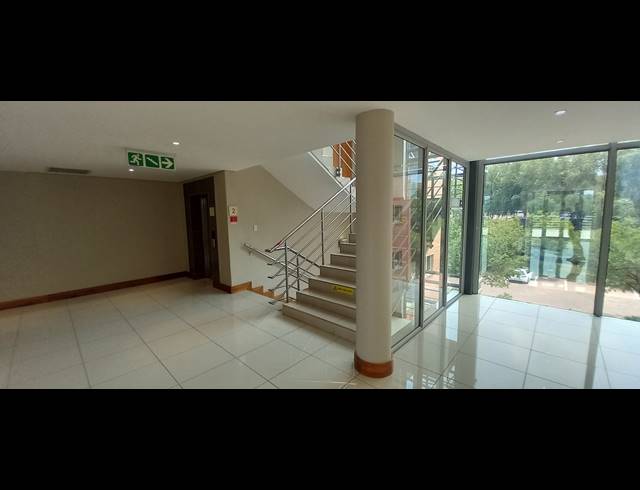 527M² OFFICE TO LET IN BRYANSTON
